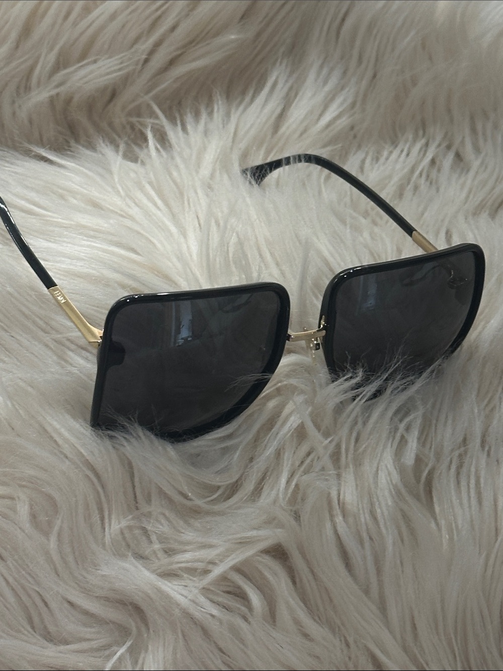 Fendi Black and Gold Oversized Square Sunglasses - Picture 6 of 6